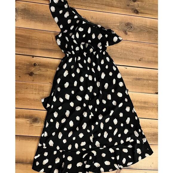 Vine & Love Women's off the shoulder layered dress. Black/white/tan. Size Small - Picture 2 of 9